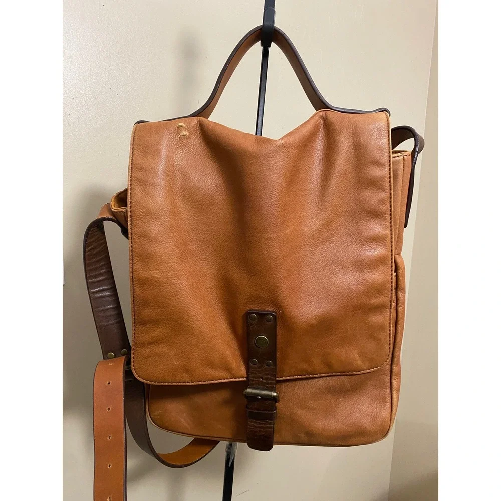Marc by Marc Jacobs Vintage 100% Cow Leather Butter Soft Messenger Crossbody Bag